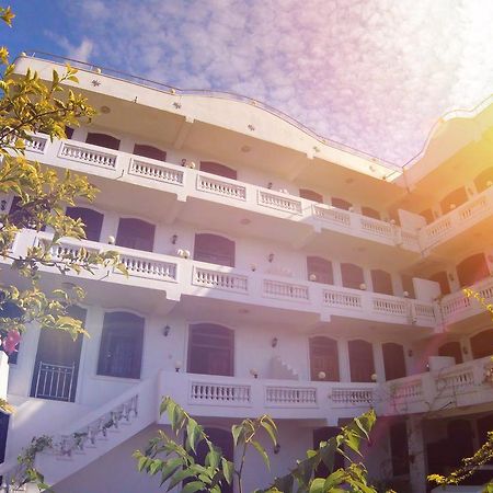 Dew Grand Regency Apartment Bataduwa Exterior photo