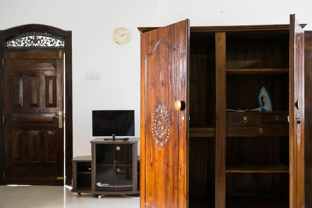 Dew Grand Regency Apartment Bataduwa Exterior photo
