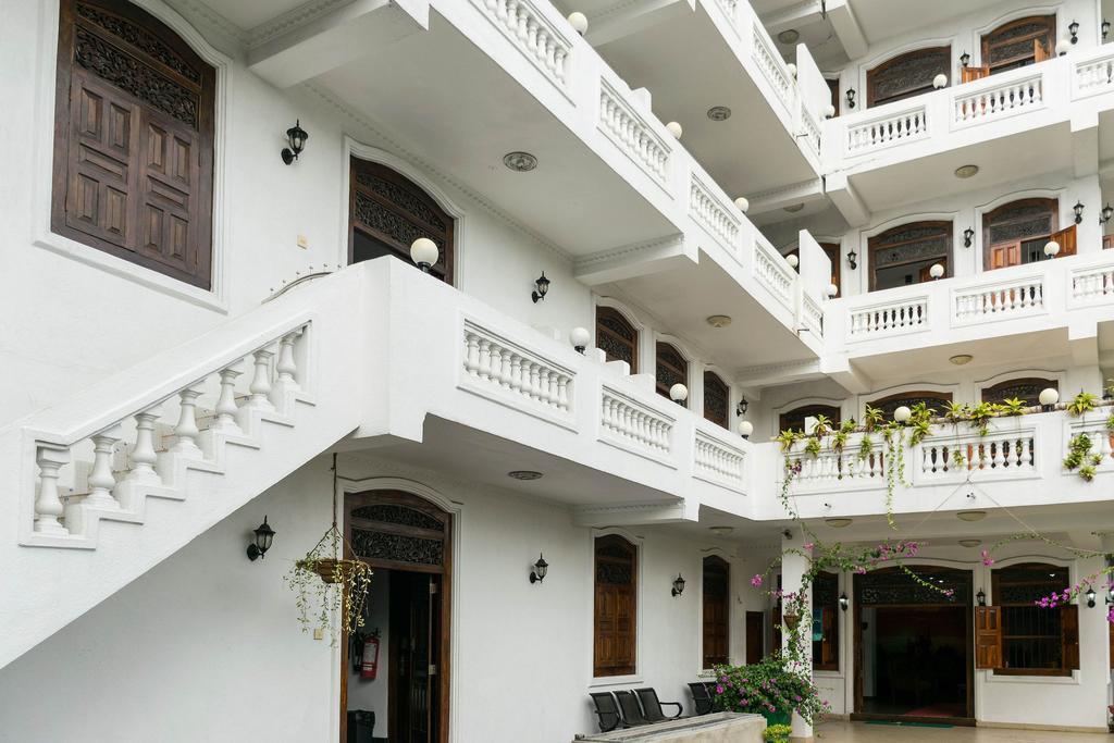 Dew Grand Regency Apartment Bataduwa Exterior photo