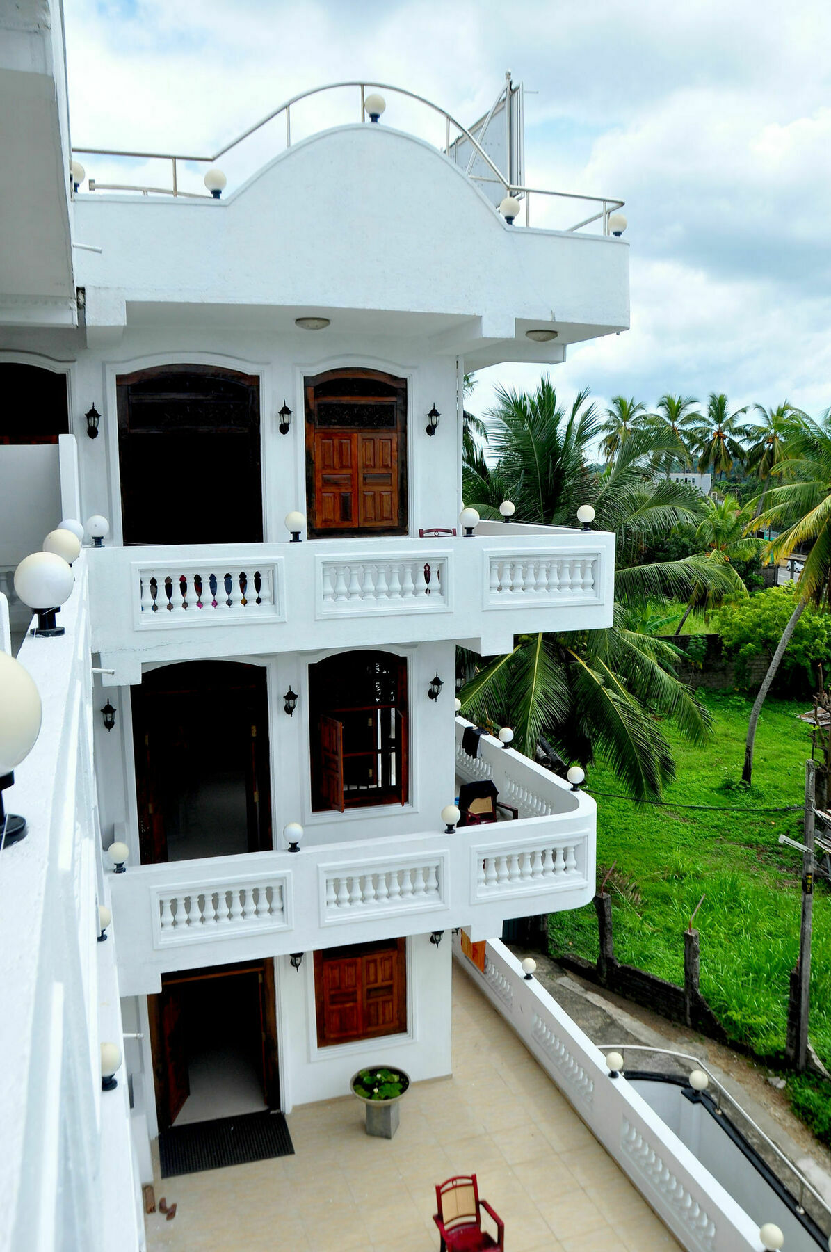 Dew Grand Regency Apartment Bataduwa Exterior photo